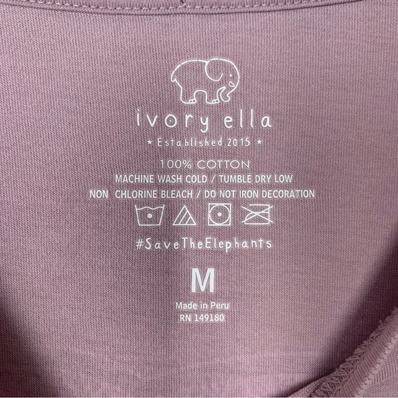 Ivory Ella Nightshade Frosted Paisley
Long-Sleeve Tee Size Medium - Picture 5 of 10